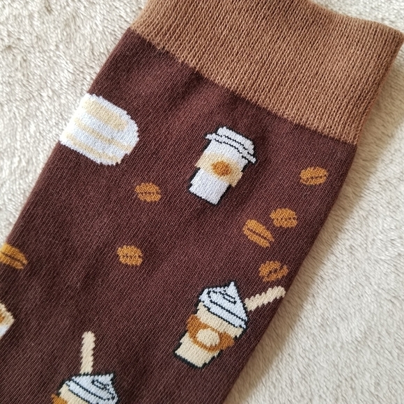 New Novelty Socks 2 Pack - If You Can Read This, Bring Me...Coffee/Beer - Picture 9 of 15